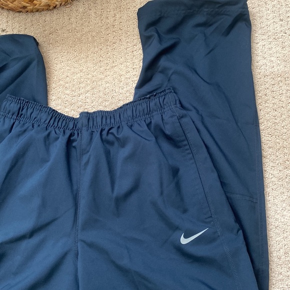 Men’s Nike joggers - Picture 7 of 9